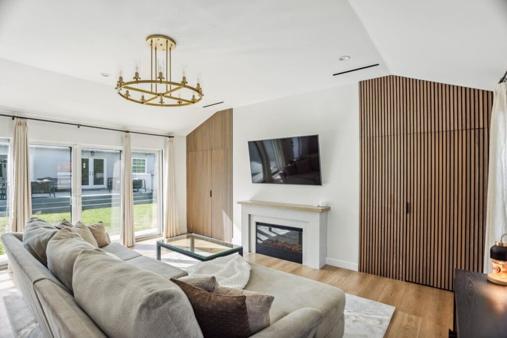 adu studio city ca ()