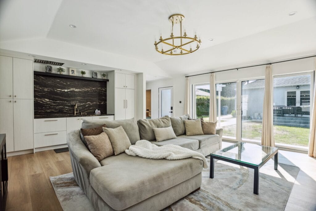 adu studio city ca ()